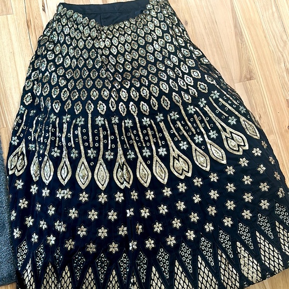 Lehenga Choli - Picture 5 of 7